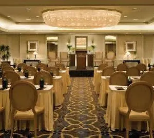 Four Seasons At Kingdom Center Hotel